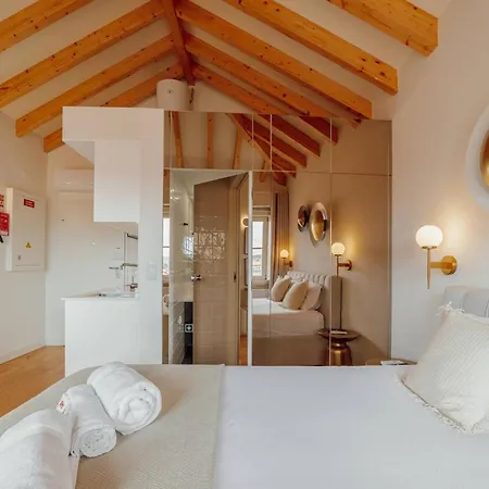 Clerigos Boutique By Hosty Daire